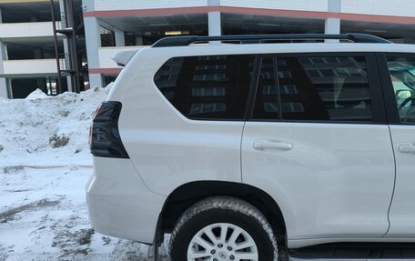 Toyota Land Cruiser Prado 150 рестайлинг 2, 2020 год, 5 100 000 рублей, 7 фотография