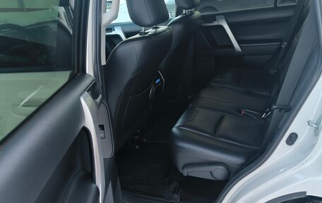 Toyota Land Cruiser Prado 150 рестайлинг 2, 2020 год, 5 100 000 рублей, 15 фотография