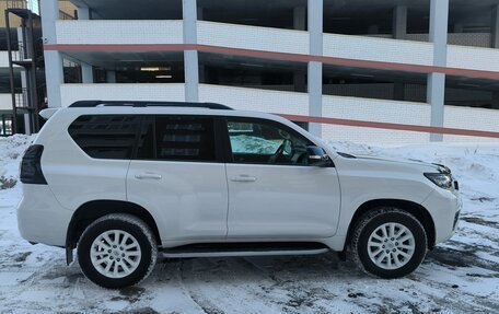 Toyota Land Cruiser Prado 150 рестайлинг 2, 2020 год, 5 100 000 рублей, 5 фотография