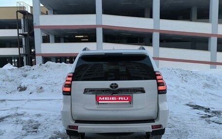 Toyota Land Cruiser Prado 150 рестайлинг 2, 2020 год, 5 100 000 рублей, 12 фотография