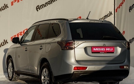 Mitsubishi Outlander III рестайлинг 3, 2012 год, 1 200 000 рублей, 4 фотография