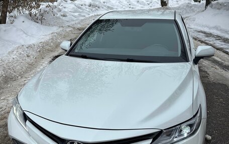 Toyota Camry, 2020 год, 2 420 000 рублей, 3 фотография