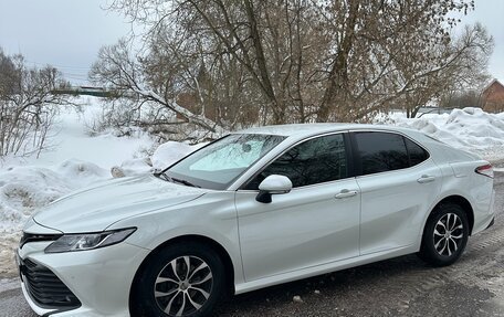 Toyota Camry, 2020 год, 2 420 000 рублей, 6 фотография