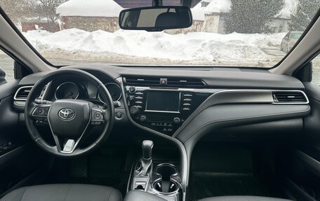 Toyota Camry, 2020 год, 2 420 000 рублей, 9 фотография