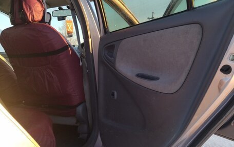 Toyota Platz, 2001 год, 415 000 рублей, 17 фотография