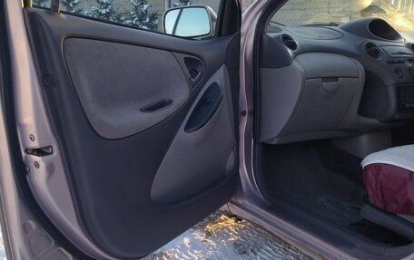 Toyota Platz, 2001 год, 415 000 рублей, 22 фотография