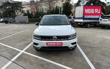 Volkswagen Tiguan II, 2019 год, 3 100 000 рублей, 2 фотография
