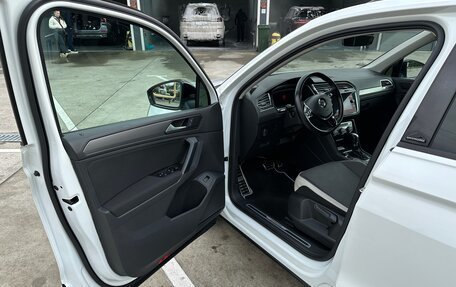 Volkswagen Tiguan II, 2019 год, 3 100 000 рублей, 12 фотография