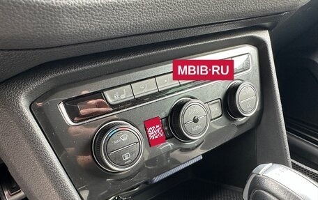 Volkswagen Tiguan II, 2019 год, 3 100 000 рублей, 13 фотография