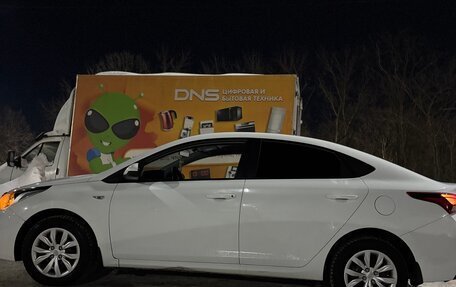 Hyundai Solaris II рестайлинг, 2017 год, 1 000 000 рублей, 3 фотография