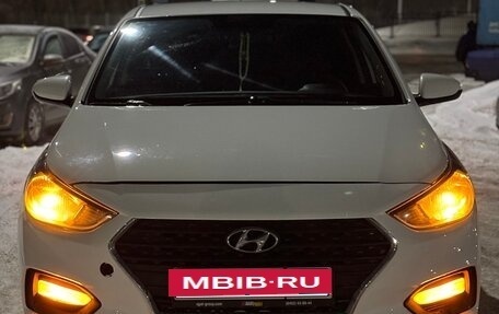 Hyundai Solaris II рестайлинг, 2017 год, 1 000 000 рублей, 5 фотография