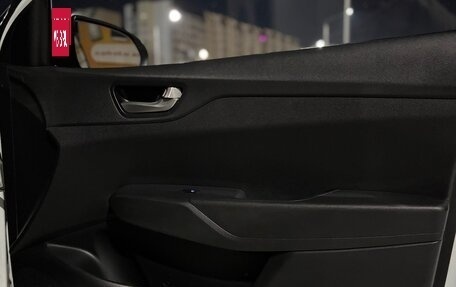 Hyundai Solaris II рестайлинг, 2017 год, 1 000 000 рублей, 9 фотография