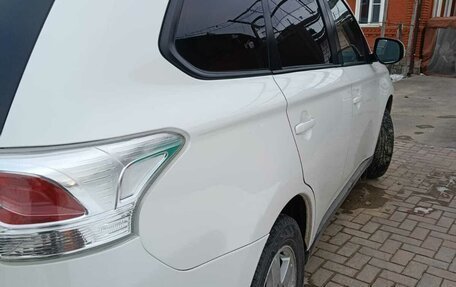 Mitsubishi Outlander III рестайлинг 3, 2013 год, 1 150 000 рублей, 2 фотография