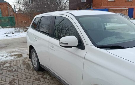 Mitsubishi Outlander III рестайлинг 3, 2013 год, 1 150 000 рублей, 8 фотография