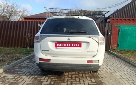Mitsubishi Outlander III рестайлинг 3, 2013 год, 1 150 000 рублей, 5 фотография