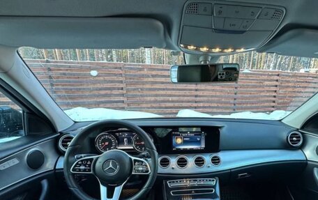 Mercedes-Benz E-Класс, 2018 год, 1 550 000 рублей, 5 фотография