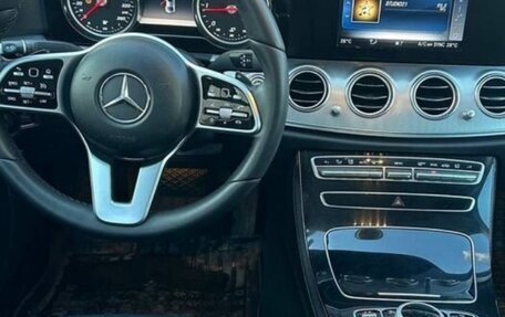 Mercedes-Benz E-Класс, 2018 год, 1 550 000 рублей, 6 фотография