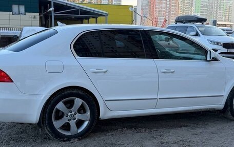 Skoda Superb III рестайлинг, 2012 год, 1 030 000 рублей, 5 фотография