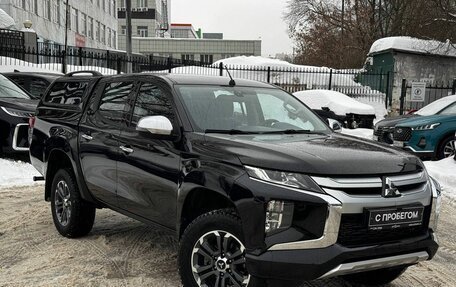 Mitsubishi L200 IV рестайлинг, 2019 год, 2 940 000 рублей, 3 фотография