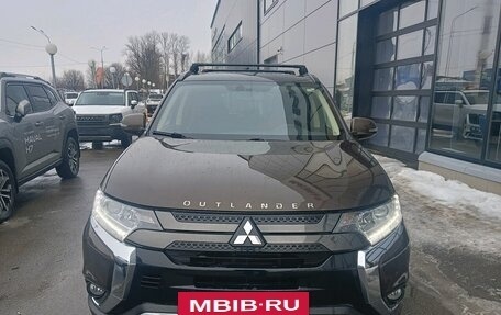 Mitsubishi Outlander III рестайлинг 3, 2022 год, 2 499 000 рублей, 2 фотография