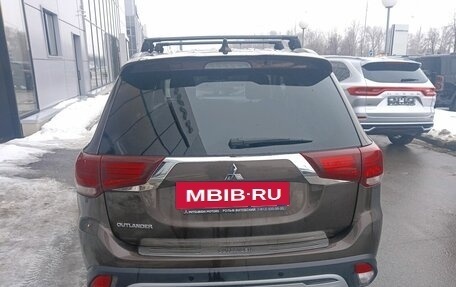 Mitsubishi Outlander III рестайлинг 3, 2022 год, 2 499 000 рублей, 5 фотография