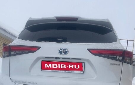 Toyota Highlander, 2022 год, 7 200 000 рублей, 1 фотография