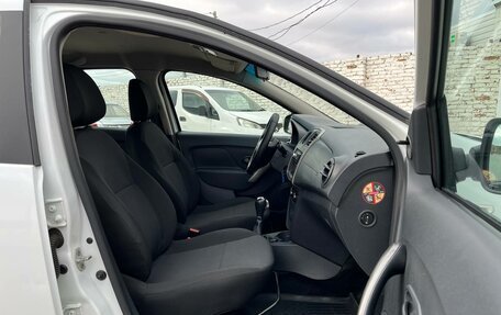 Renault Logan II, 2020 год, 699 000 рублей, 15 фотография