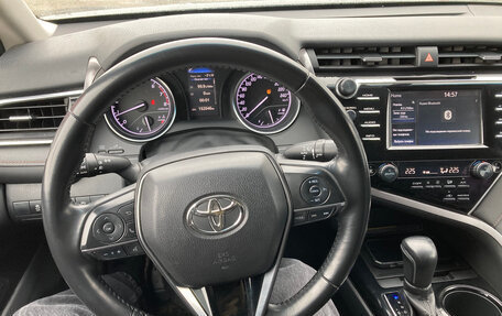 Toyota Camry, 2018 год, 2 200 000 рублей, 19 фотография