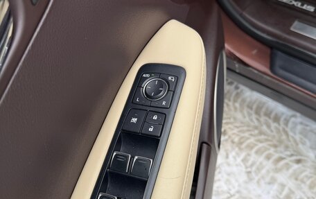 Lexus RX IV рестайлинг, 2016 год, 3 750 000 рублей, 19 фотография