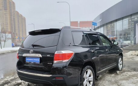 Toyota Highlander III, 2013 год, 1 690 000 рублей, 4 фотография