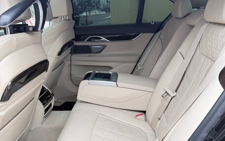 BMW 7 серия, 2016 год, 4 400 000 рублей, 17 фотография