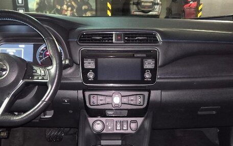 Nissan Leaf II, 2018 год, 2 249 000 рублей, 13 фотография