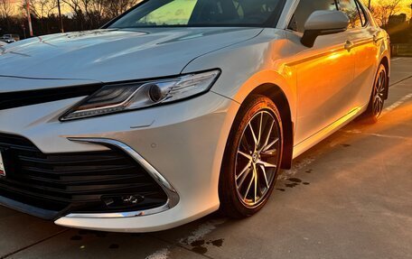 Toyota Camry, 2021 год, 4 050 000 рублей, 1 фотография