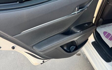 Toyota Camry, 2021 год, 4 050 000 рублей, 18 фотография