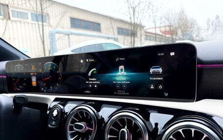 Mercedes-Benz A-Класс, 2019 год, 2 450 000 рублей, 10 фотография