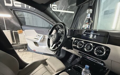 Mercedes-Benz A-Класс, 2019 год, 2 450 000 рублей, 6 фотография