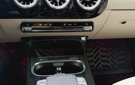 Mercedes-Benz A-Класс, 2019 год, 2 450 000 рублей, 13 фотография