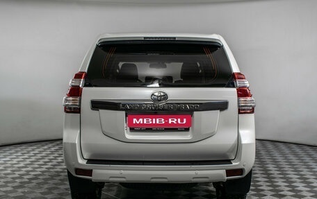 Toyota Land Cruiser Prado 150 рестайлинг 2, 2014 год, 3 730 000 рублей, 6 фотография