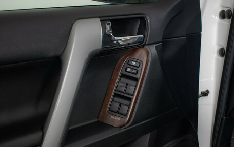 Toyota Land Cruiser Prado 150 рестайлинг 2, 2014 год, 3 730 000 рублей, 18 фотография