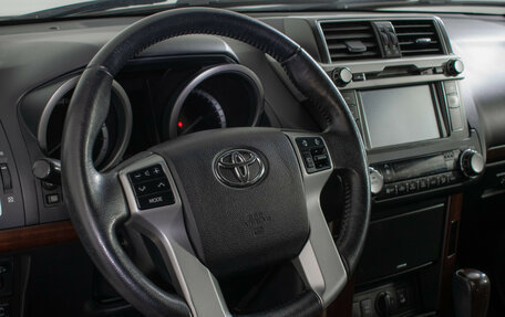 Toyota Land Cruiser Prado 150 рестайлинг 2, 2014 год, 3 730 000 рублей, 13 фотография