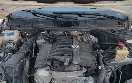 Volkswagen Touareg III, 2011 год, 1 800 000 рублей, 14 фотография