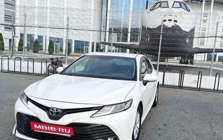 Toyota Camry, 2018 год, 2 000 000 рублей, 2 фотография