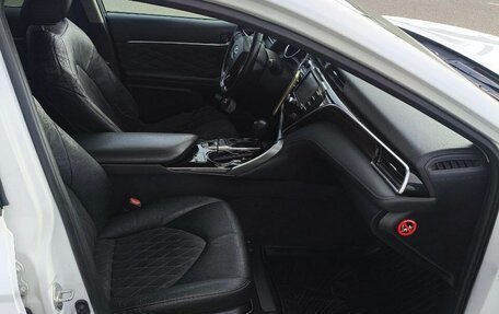 Toyota Camry, 2018 год, 2 000 000 рублей, 7 фотография