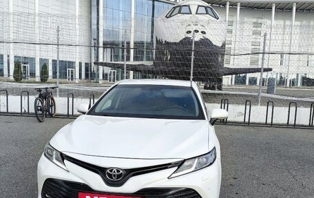 Toyota Camry, 2018 год, 2 000 000 рублей, 18 фотография