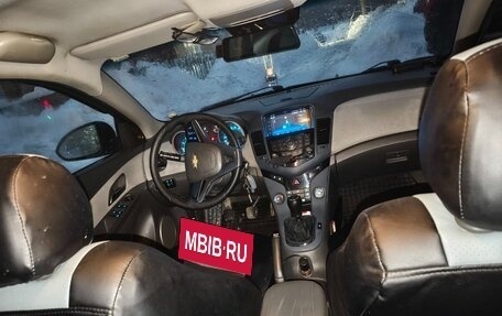 Chevrolet Cruze II, 2010 год, 580 000 рублей, 6 фотография