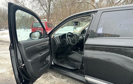 Mitsubishi Outlander III рестайлинг 3, 2018 год, 2 190 000 рублей, 5 фотография