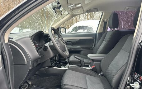 Mitsubishi Outlander III рестайлинг 3, 2018 год, 2 190 000 рублей, 6 фотография