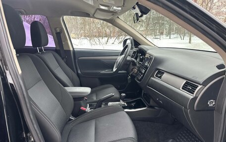 Mitsubishi Outlander III рестайлинг 3, 2018 год, 2 190 000 рублей, 7 фотография