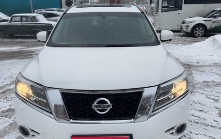 Nissan Pathfinder, 2015 год, 2 000 000 рублей, 1 фотография