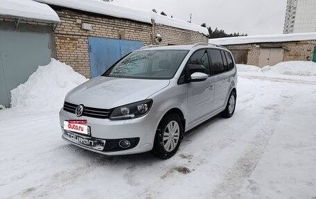 Volkswagen Touran III, 2010 год, 1 300 000 рублей, 1 фотография